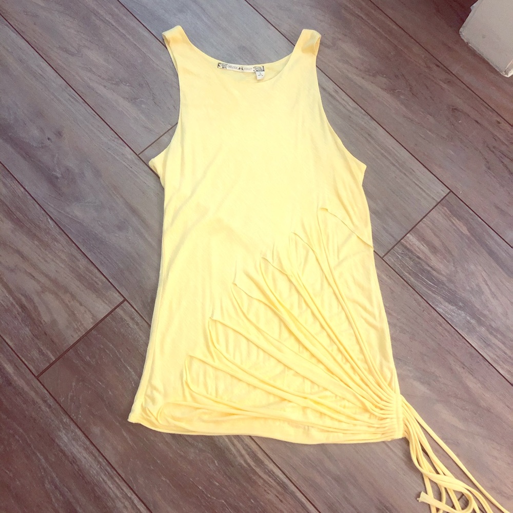 Super cute long top.